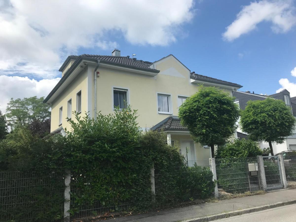 Helle Souterrainwohnung Mit Komfort Appartement *